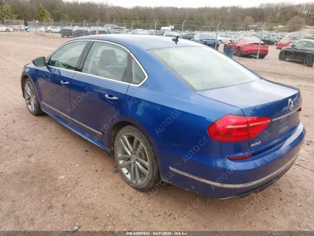 Volkswagen Passat 2016 — photo 2