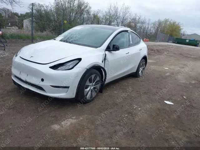 Tesla Model Y 2022 — photo 2