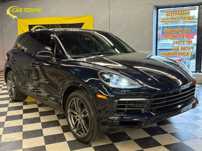 Porsche Cayenne 2022 — photo 2