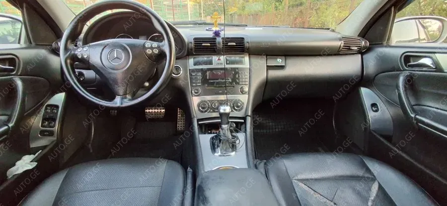 Mercedes-Benz C-230C 2005 — photo 2