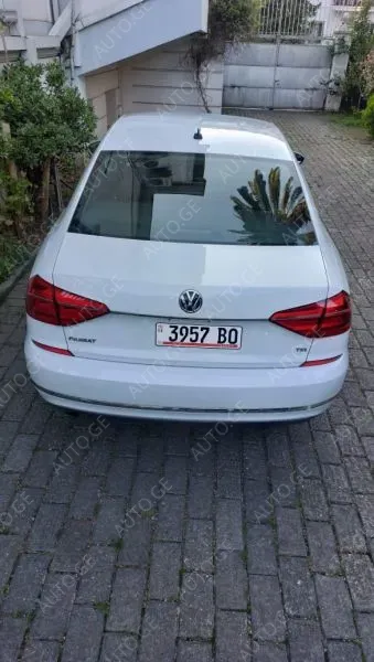 Volkswagen Passat 2016 — photo 2