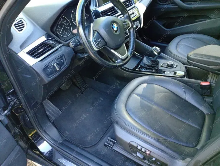 BMW X1 2017 — photo 2
