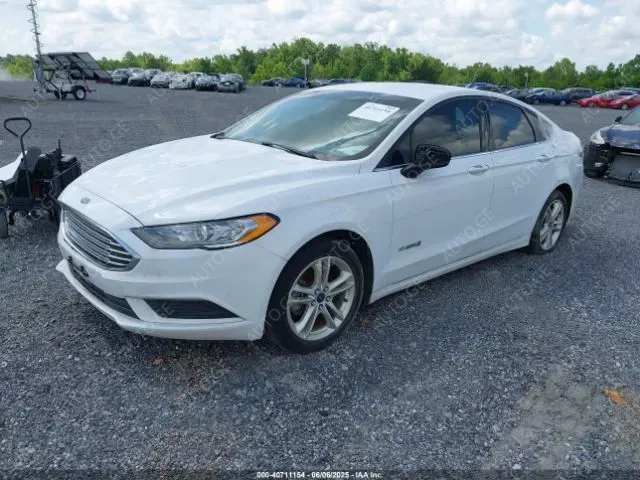 Ford Fusion 2018 — photo 2
