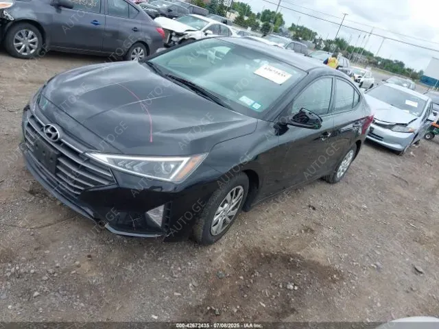Hyundai Elantra 2019 — photo 2