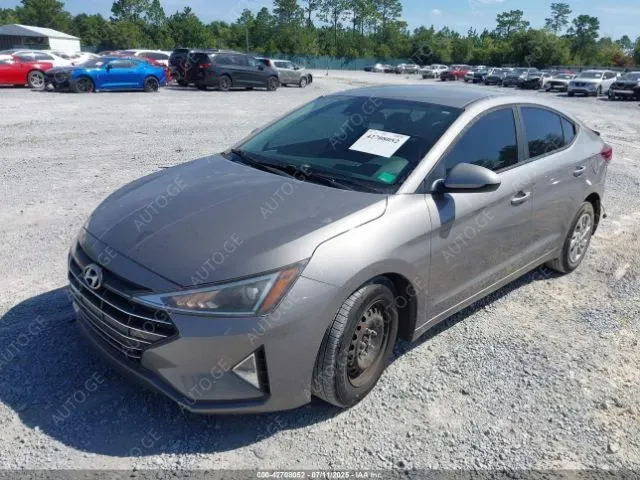 Hyundai Elantra 2020 — photo 2