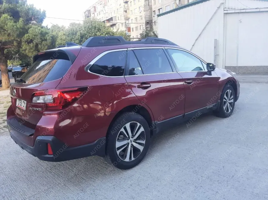 Subaru Outback 2017 — photo 2