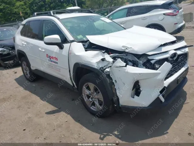 Toyota RAV4 2024 — photo 2