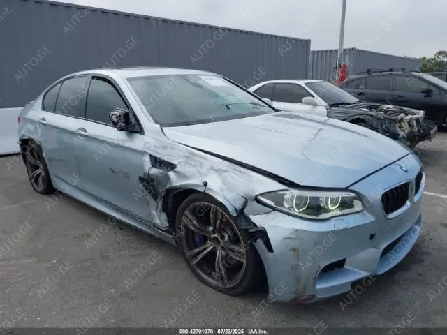 BMW M5 2014 — photo 2