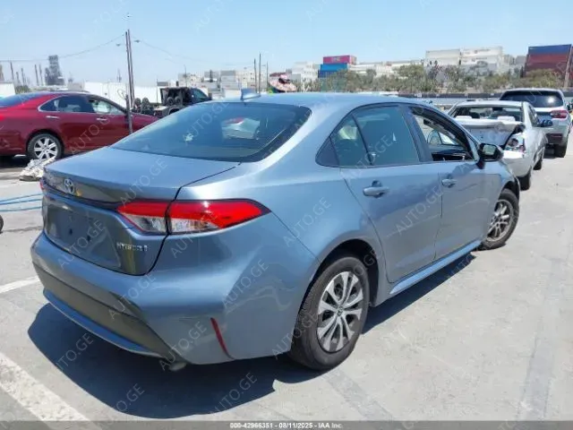 Toyota Corolla 2022 — photo 2