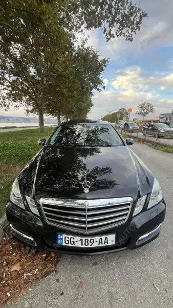 Mercedes-Benz E-220C 2011 — photo 2