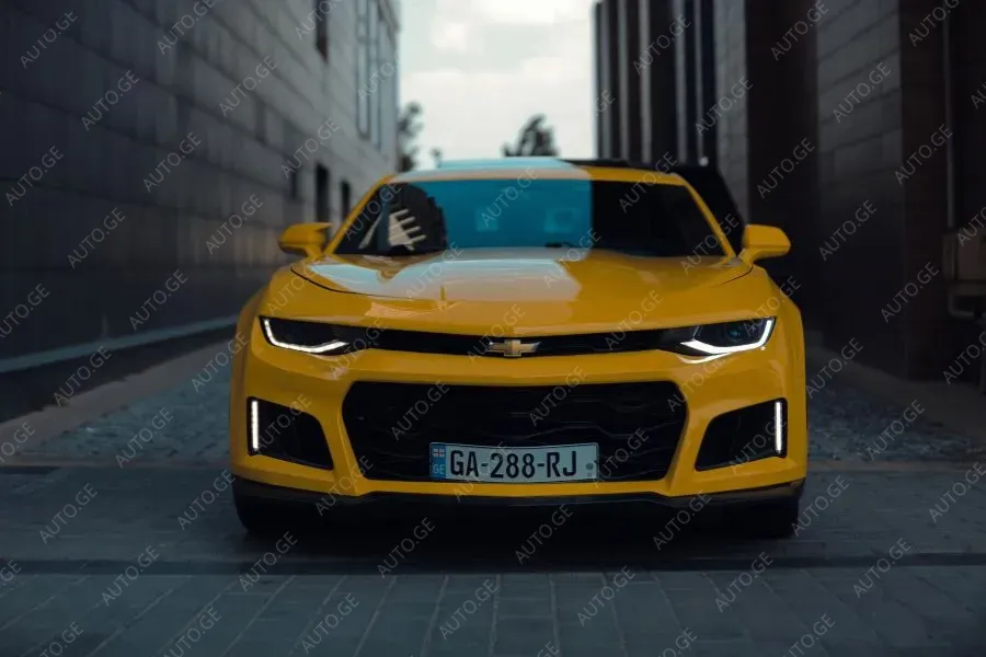 Chevrolet Camaro 2018 — photo 2
