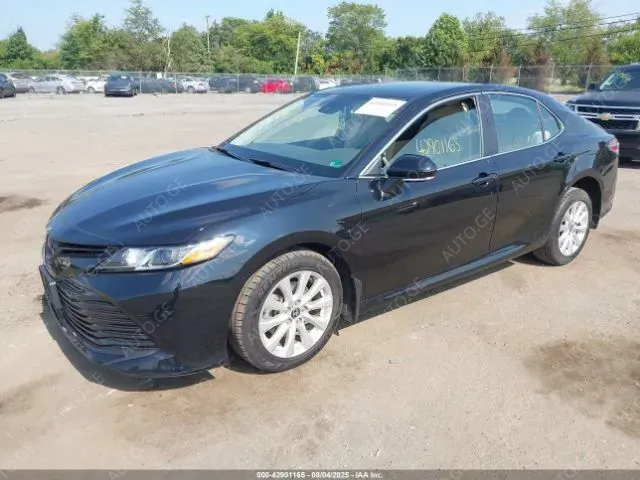 Toyota Camry 2020 — photo 2