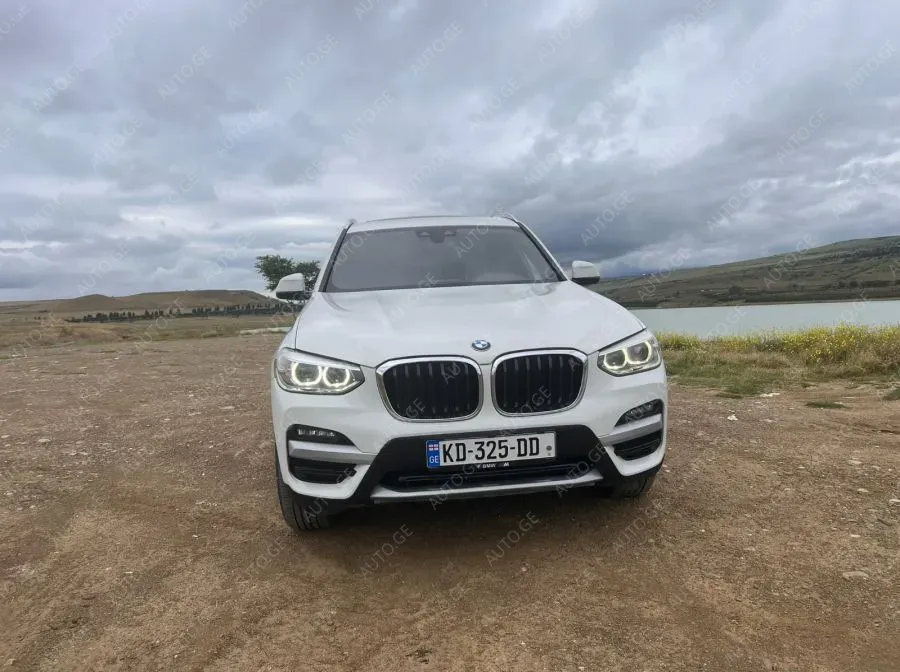 BMW X3 2019 — photo 2