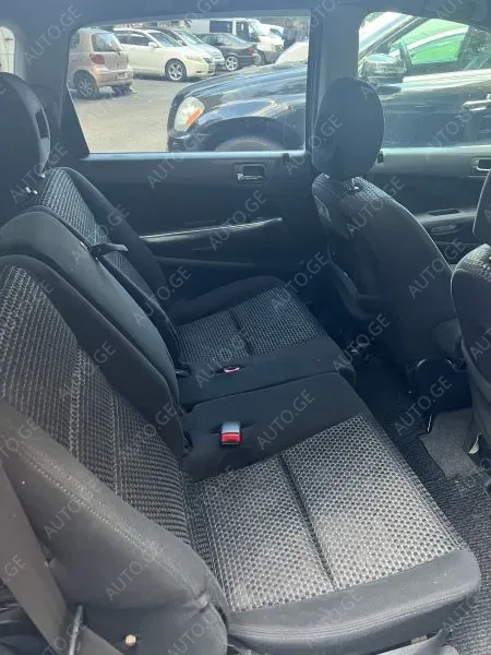 Honda Stream 2005 — photo 2