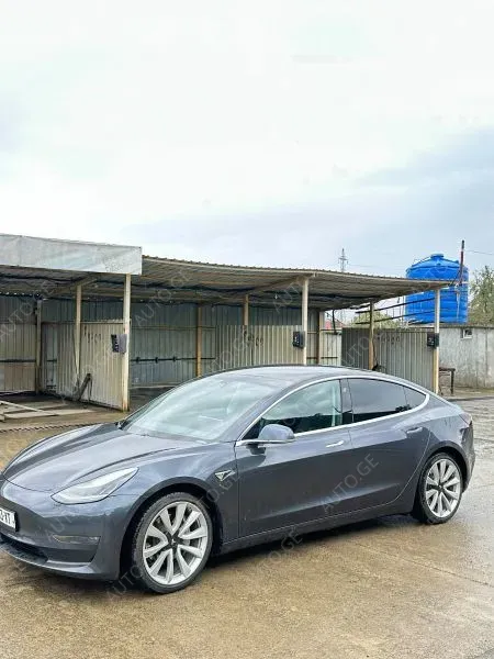 Tesla Model-3-Tesla