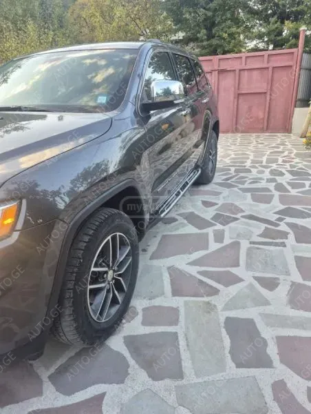 Jeep Grand-Cherokee 2018 — photo 2