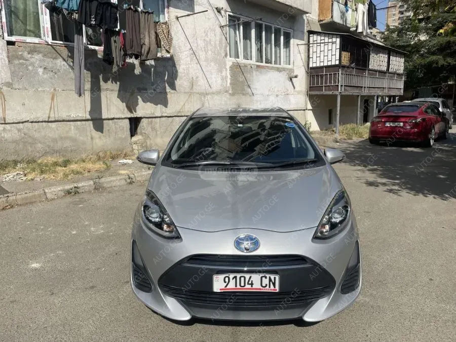 Toyota Aqua 2017 — photo 2