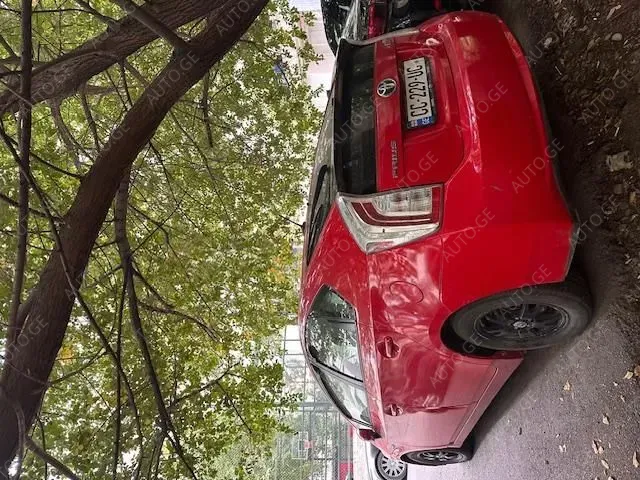 Toyota Prius 2014 — photo 2