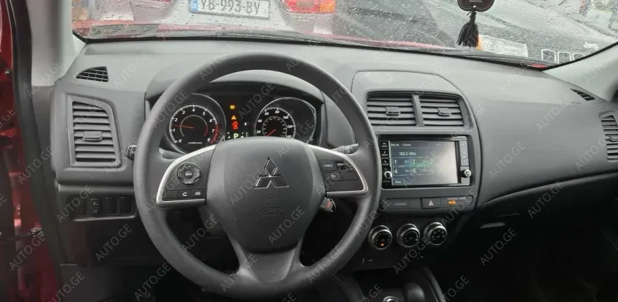 Mitsubishi Outlander 2024 — photo 2