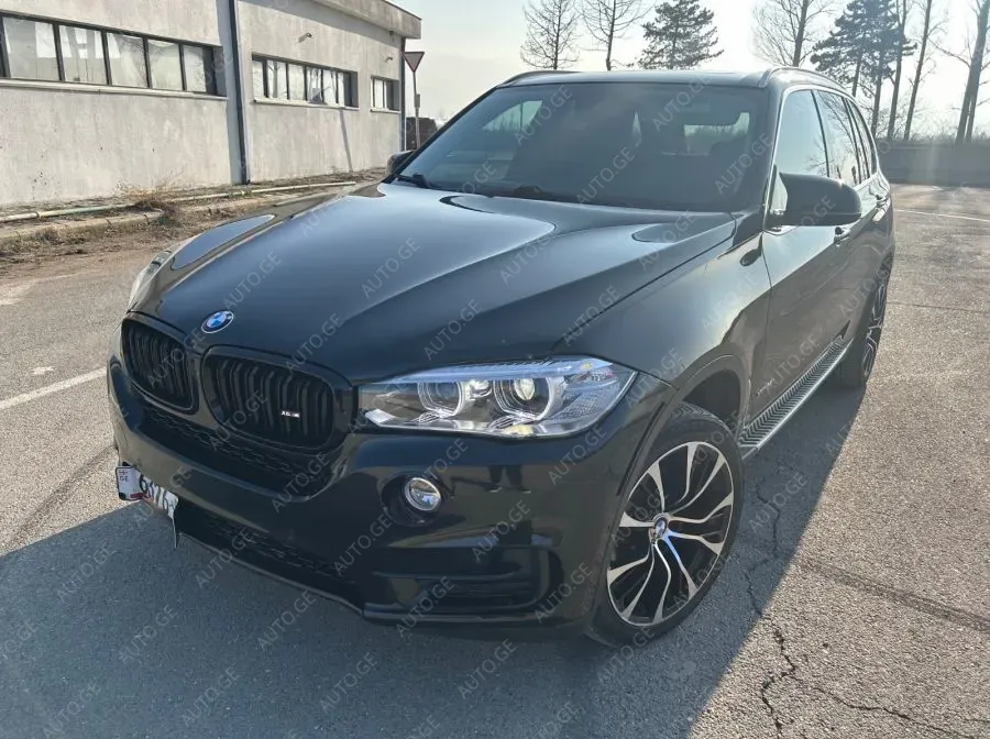BMW X5 2017 — photo 2