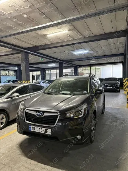 Subaru Forester 2018 — photo 2