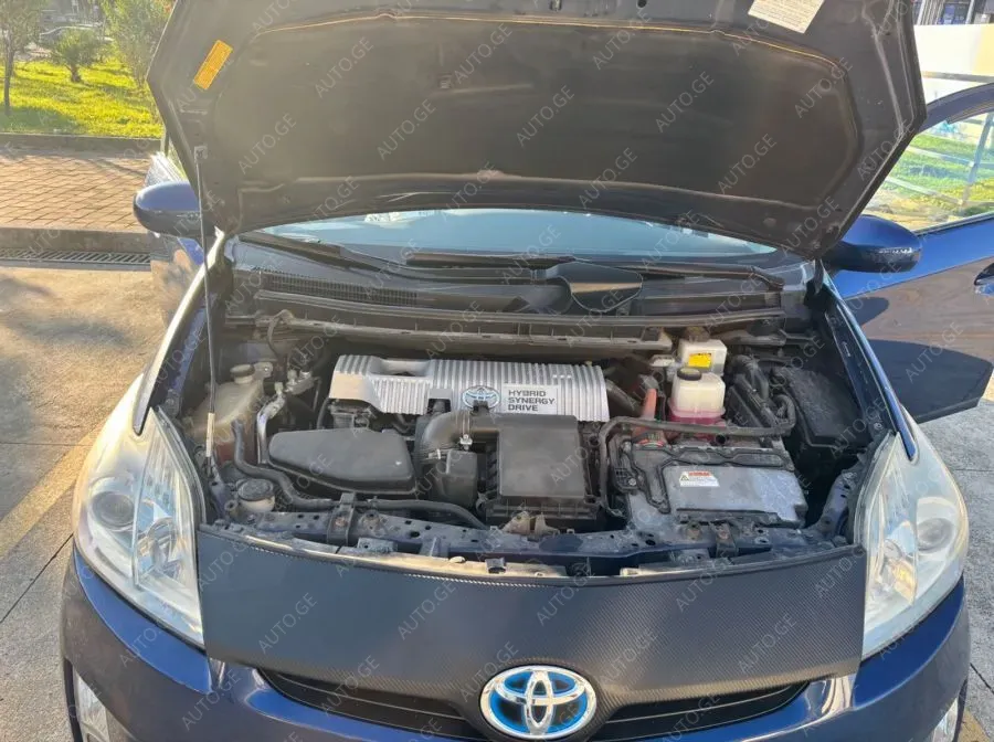 Toyota Prius 2010 — photo 2