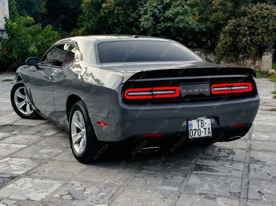 Dodge Challenger 2017 — photo 2