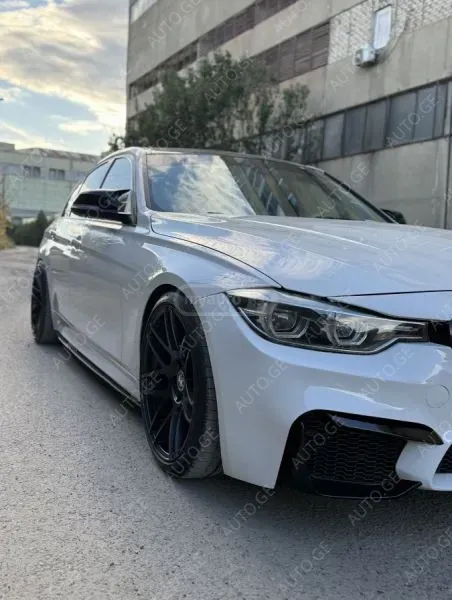 BMW 335 2013 — photo 2