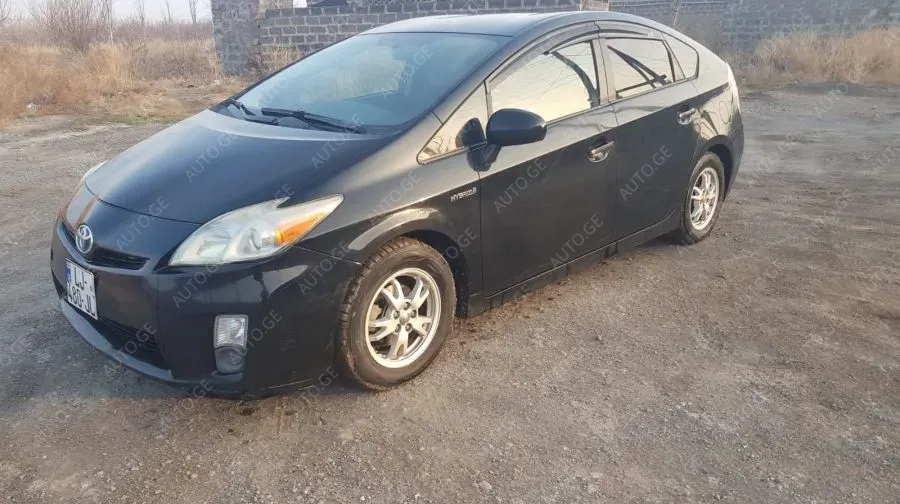 Toyota Prius 2010 — photo 2