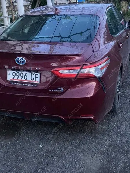 Toyota Camry 2018 — photo 2