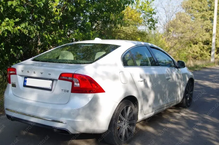 Volvo S60 2016 — photo 2