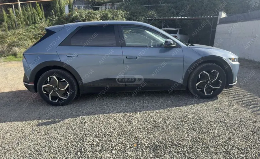 Hyundai Ioniq 2022 — photo 2