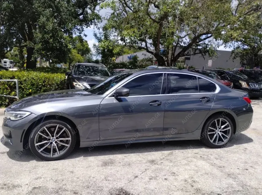 BMW 330 2020 — photo 2