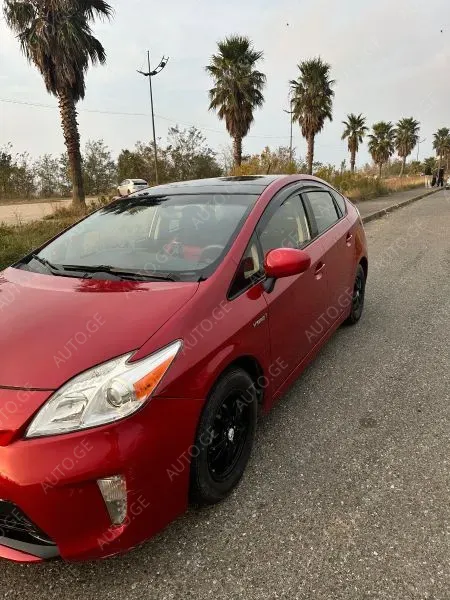 Toyota Prius 2015 — photo 2