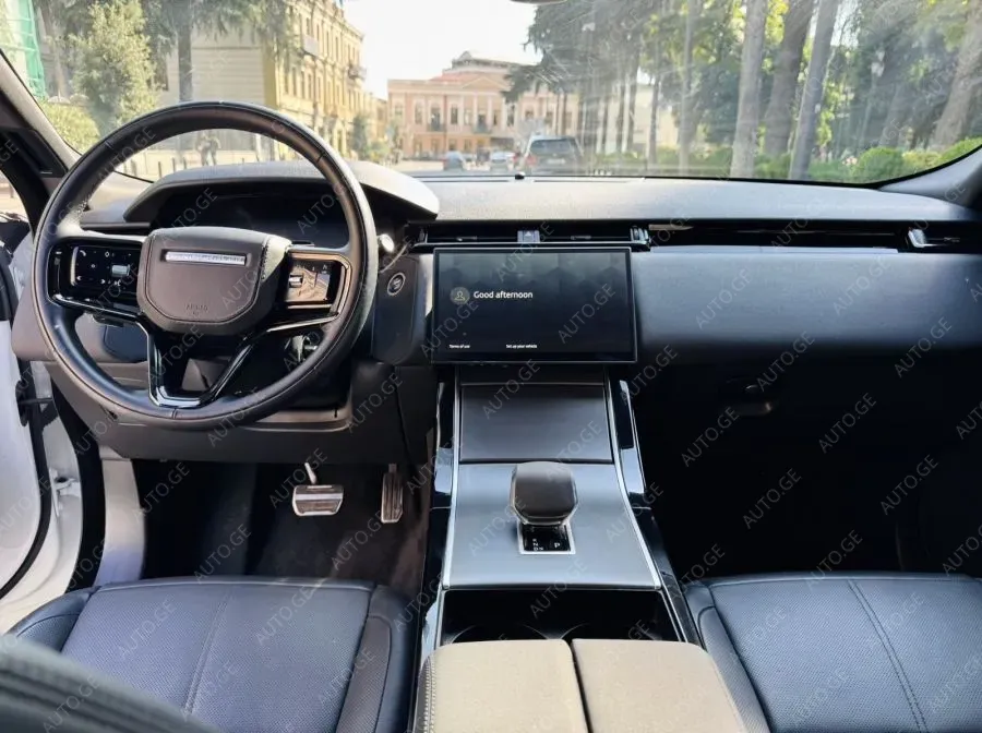 Land Rover Range Rover Velar 2024 — photo 2