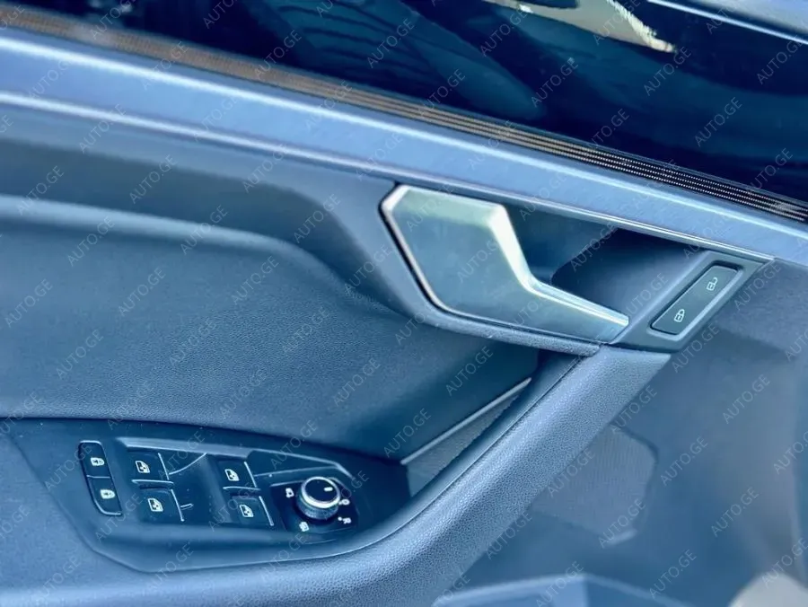 Volkswagen Touareg 2019 — photo 2