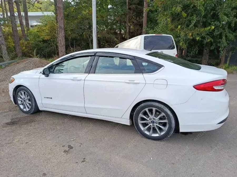 Ford Fusion 2017 — photo 2