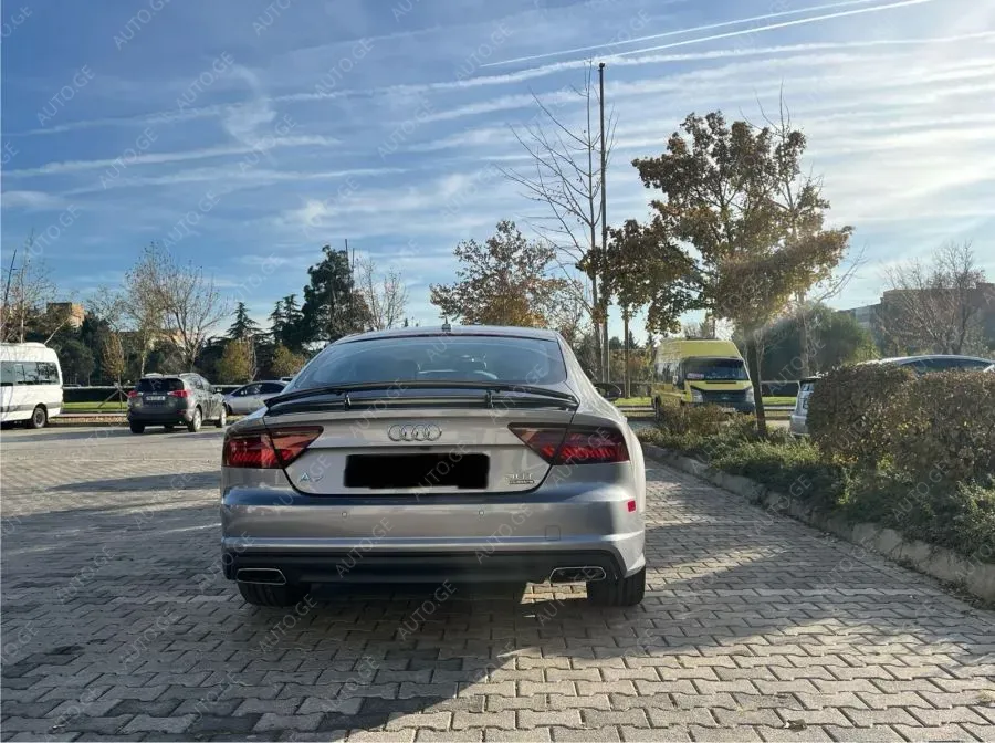 Audi A7 2015 — photo 2