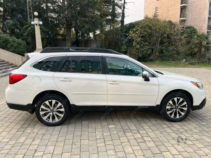 Subaru Outback 2016 — photo 2