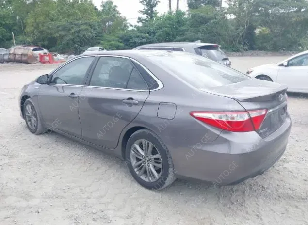 Toyota Camry 2017 — photo 2