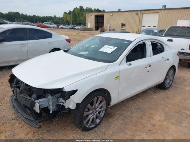 Mazda Mazda3 2021 — photo 2