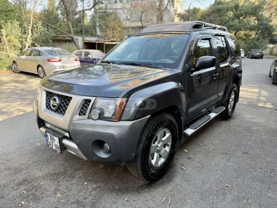 Nissan Xterra 2013 — photo 2