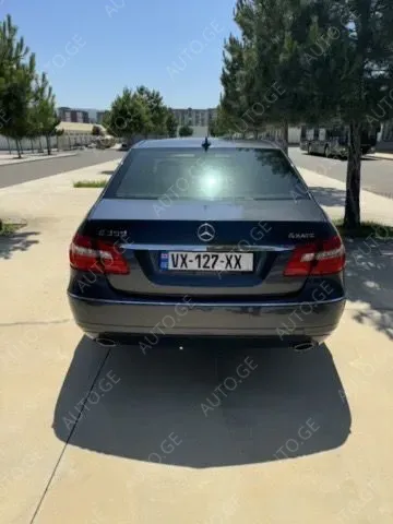 Mercedes-Benz E-350C 2013 — photo 2