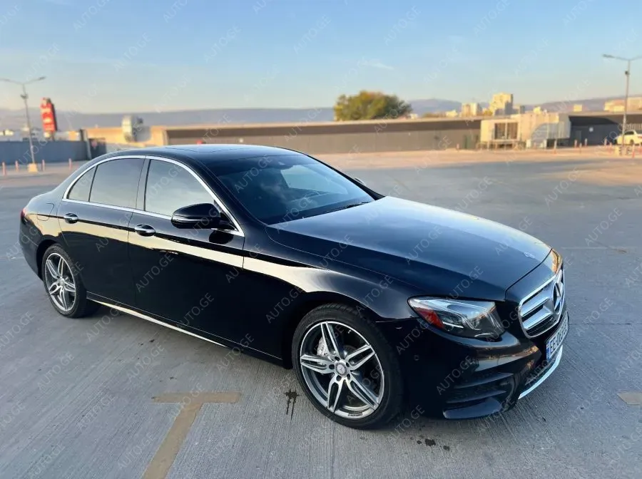 Mercedes-Benz E-300C 2017 — photo 2