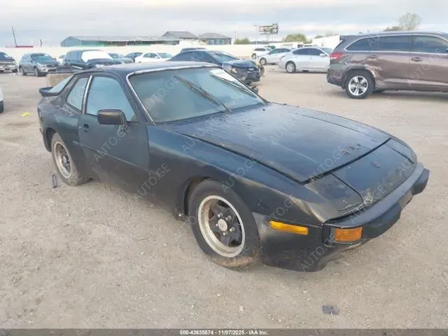 Porsche 944