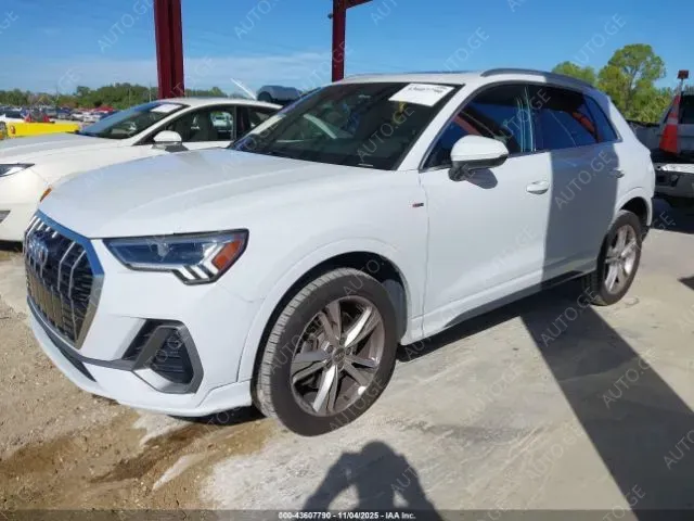 Audi Q3 2019 — photo 2