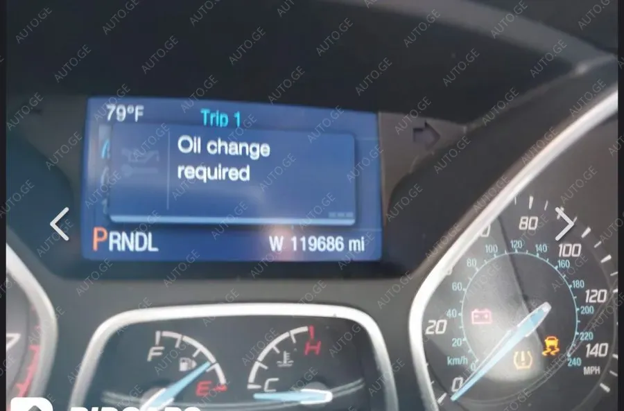 Ford Focus 2014 — photo 2
