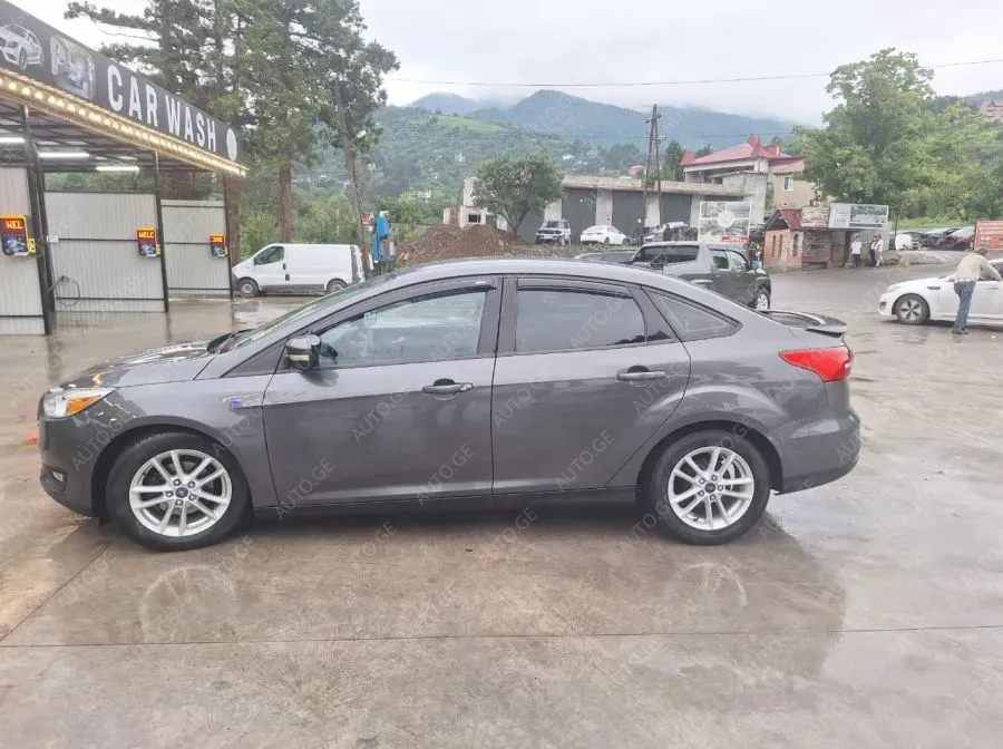 Ford Focus 2017 — photo 2