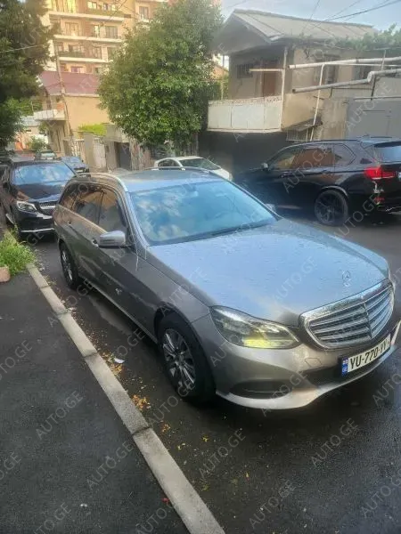 Mercedes-Benz E-200C 2013 — photo 2