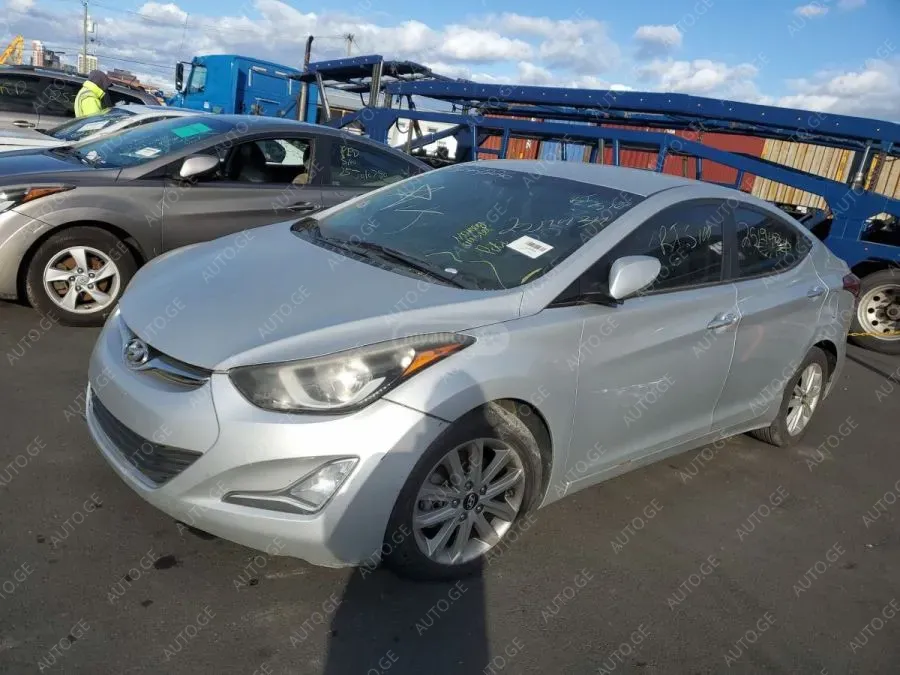 Hyundai Elantra 2015 — photo 2